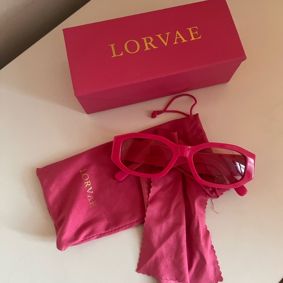 Accessories - LORVAE - Sneaky Link Pink Sunglasses